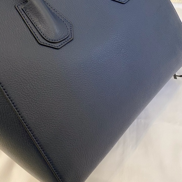 ❌SOLD❌NWT Givenchy Medium Antigona Leather Satchel - Picture 11 of 16